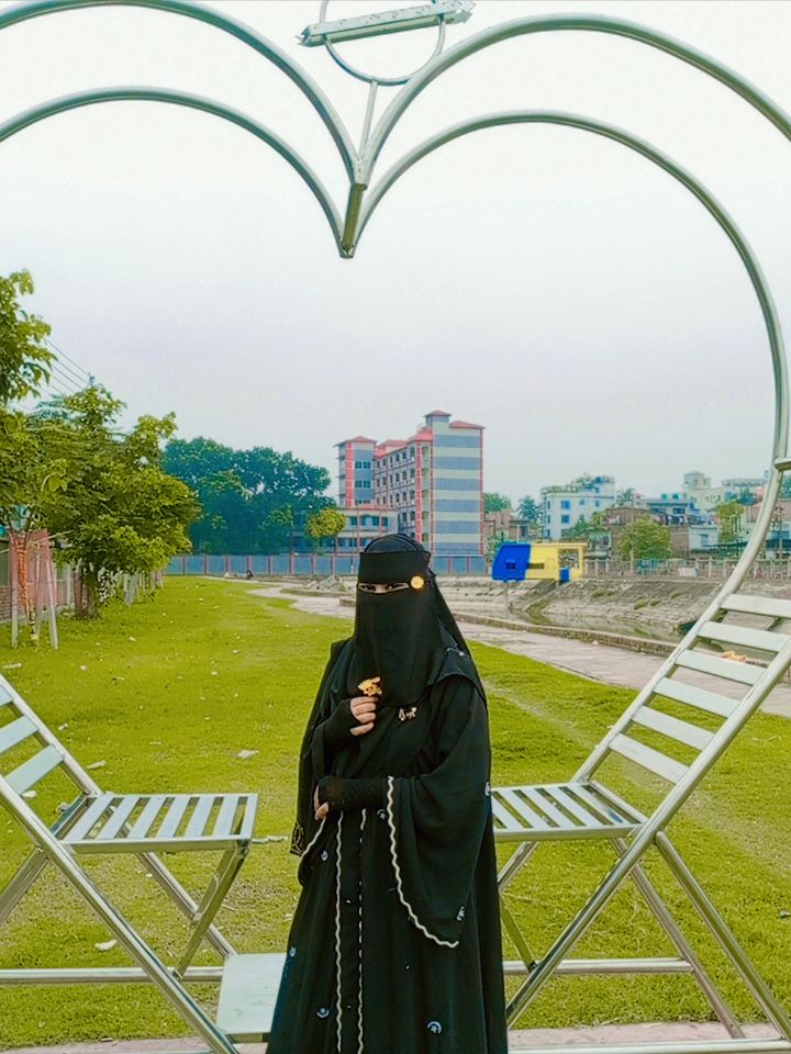 @Mst Urmi.đ¸âŖī¸