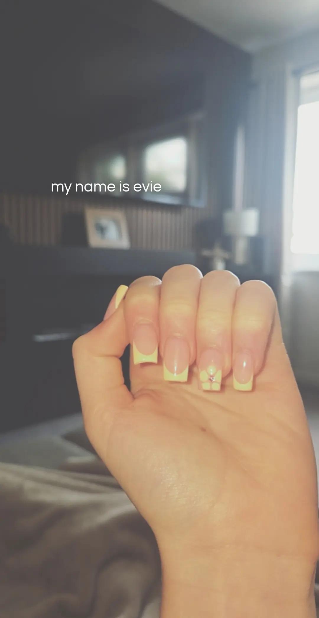 @𝐞𝐯𝐢𝐞💋