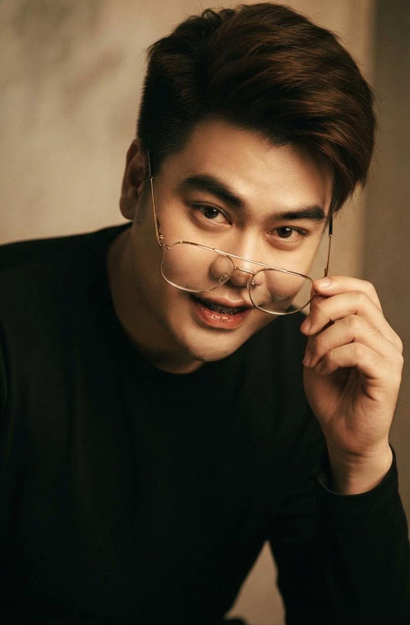 @ชายเล็ก ลูกชายหล้า