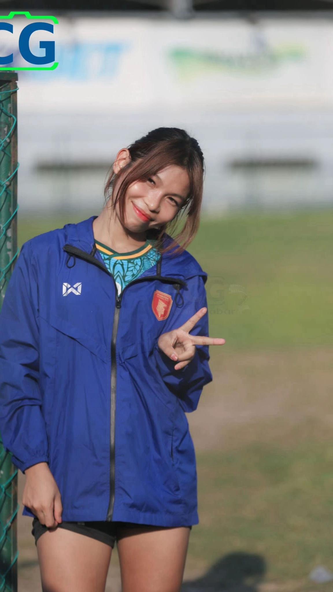@Yoon Wa Di Hlaing - ရှလွတ်