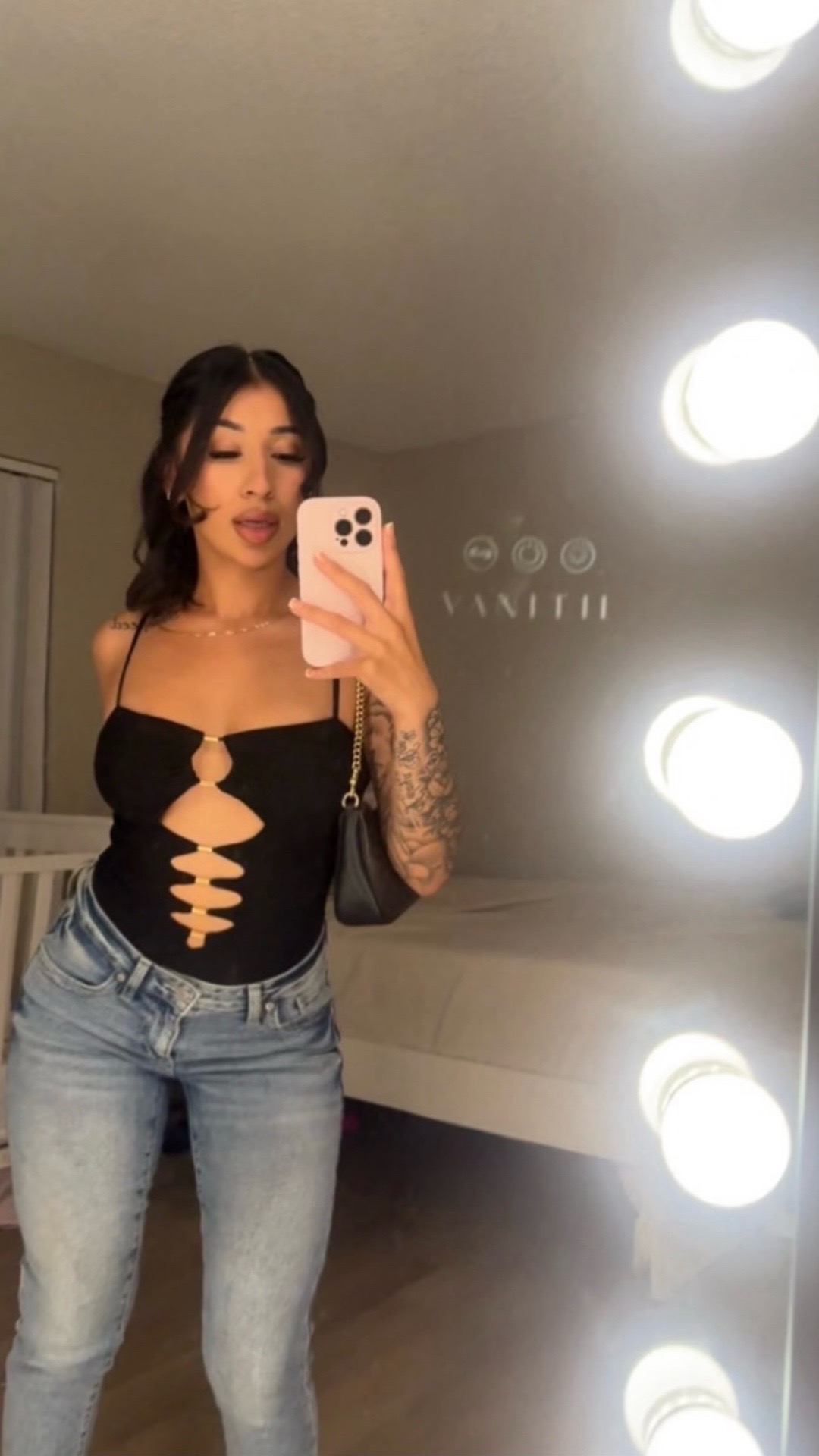 @liyahhenessey