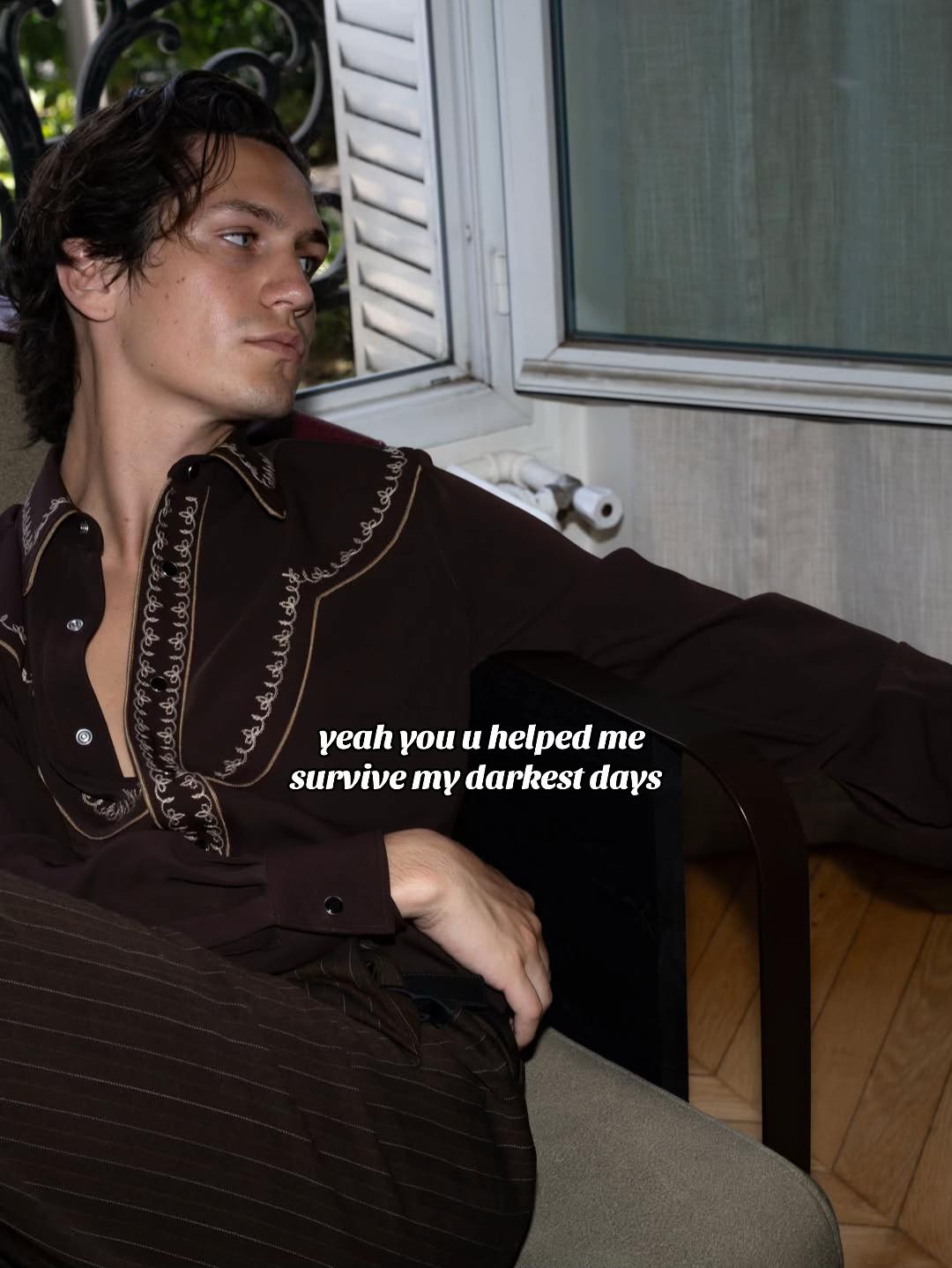@𝘤𝘩𝘢𝘴𝘦 𝘧𝘰𝘭𝘭𝘰𝘸𝘴<3
