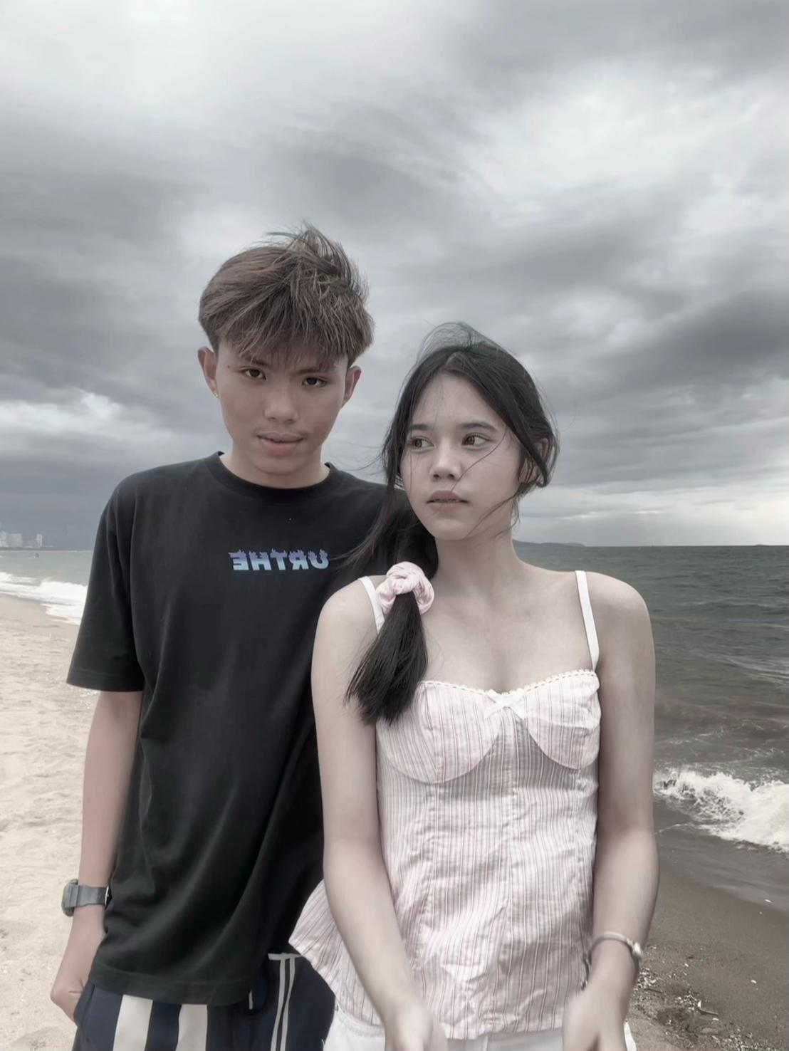 @ขวาเวทมนตร์🩷💛