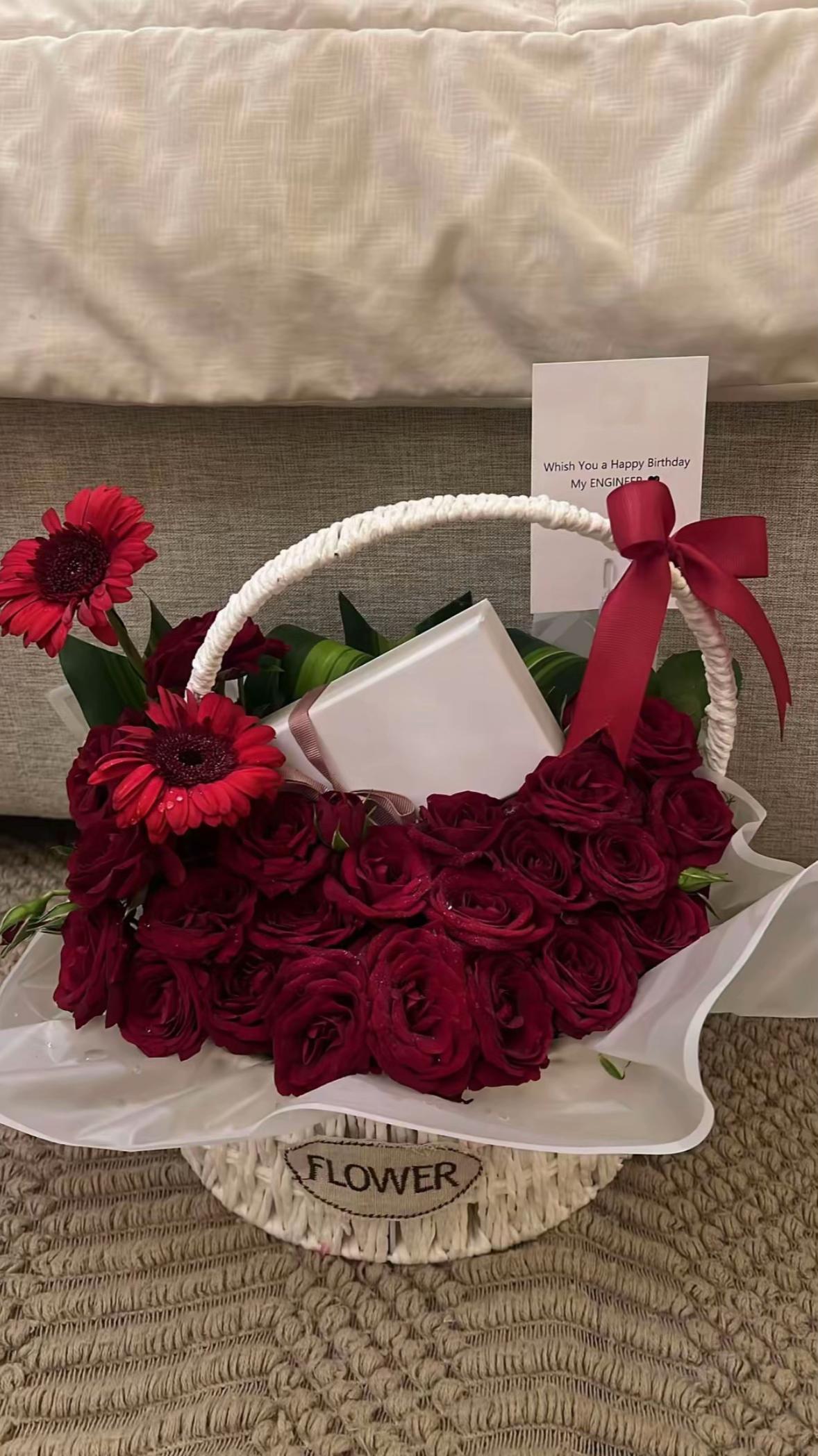 @متسوقه شخصيه 🇦🇪🌷.