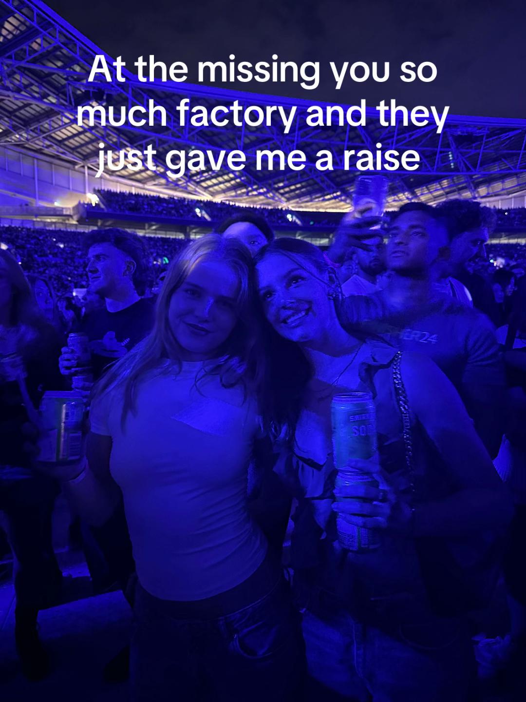 @Ellacrighton