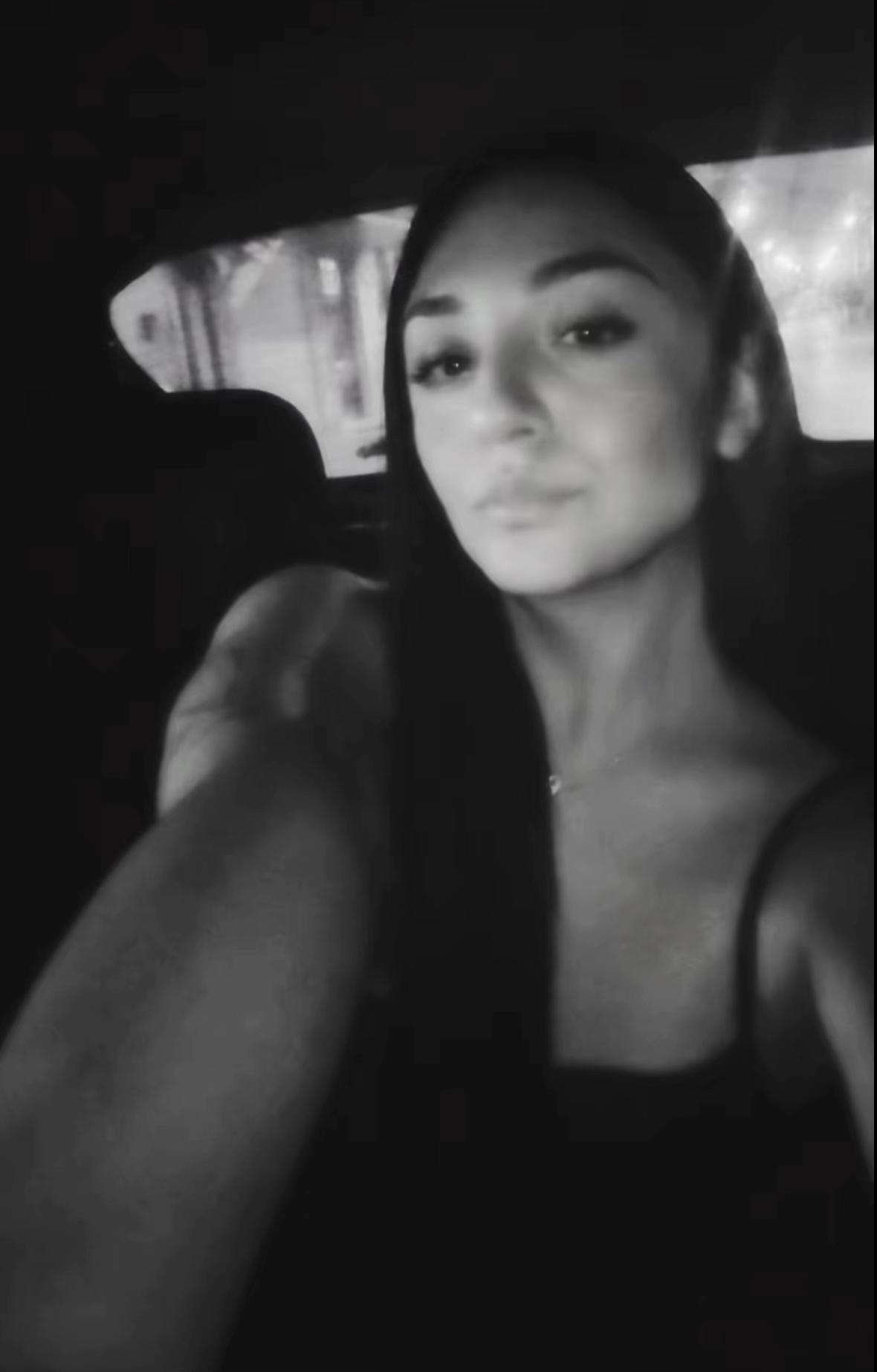 @Paola 🦂