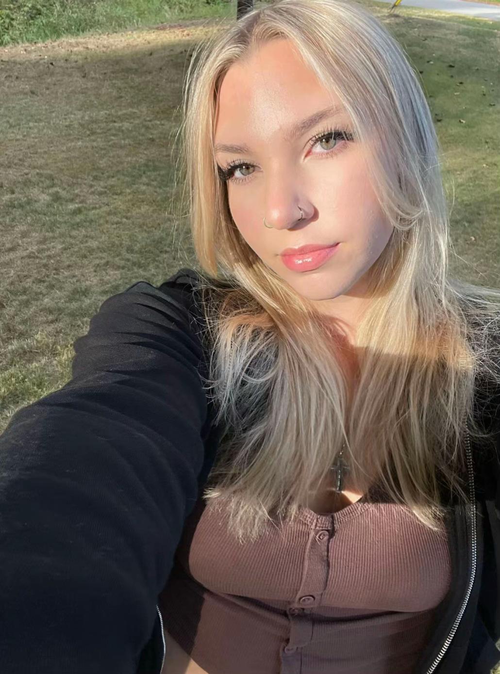 @chloe_devereaux