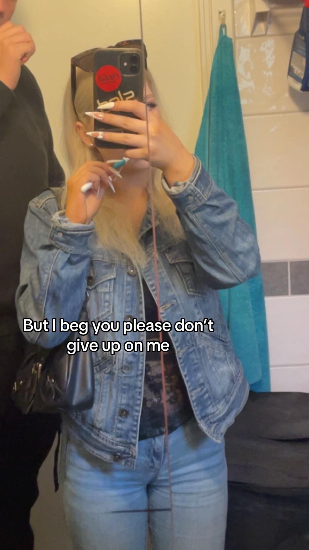 @Nina Brömster🤍🦦