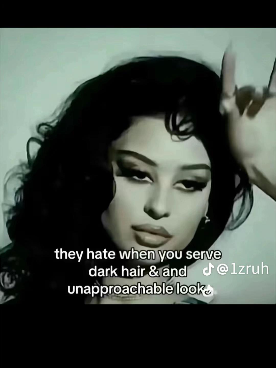 @𝐌