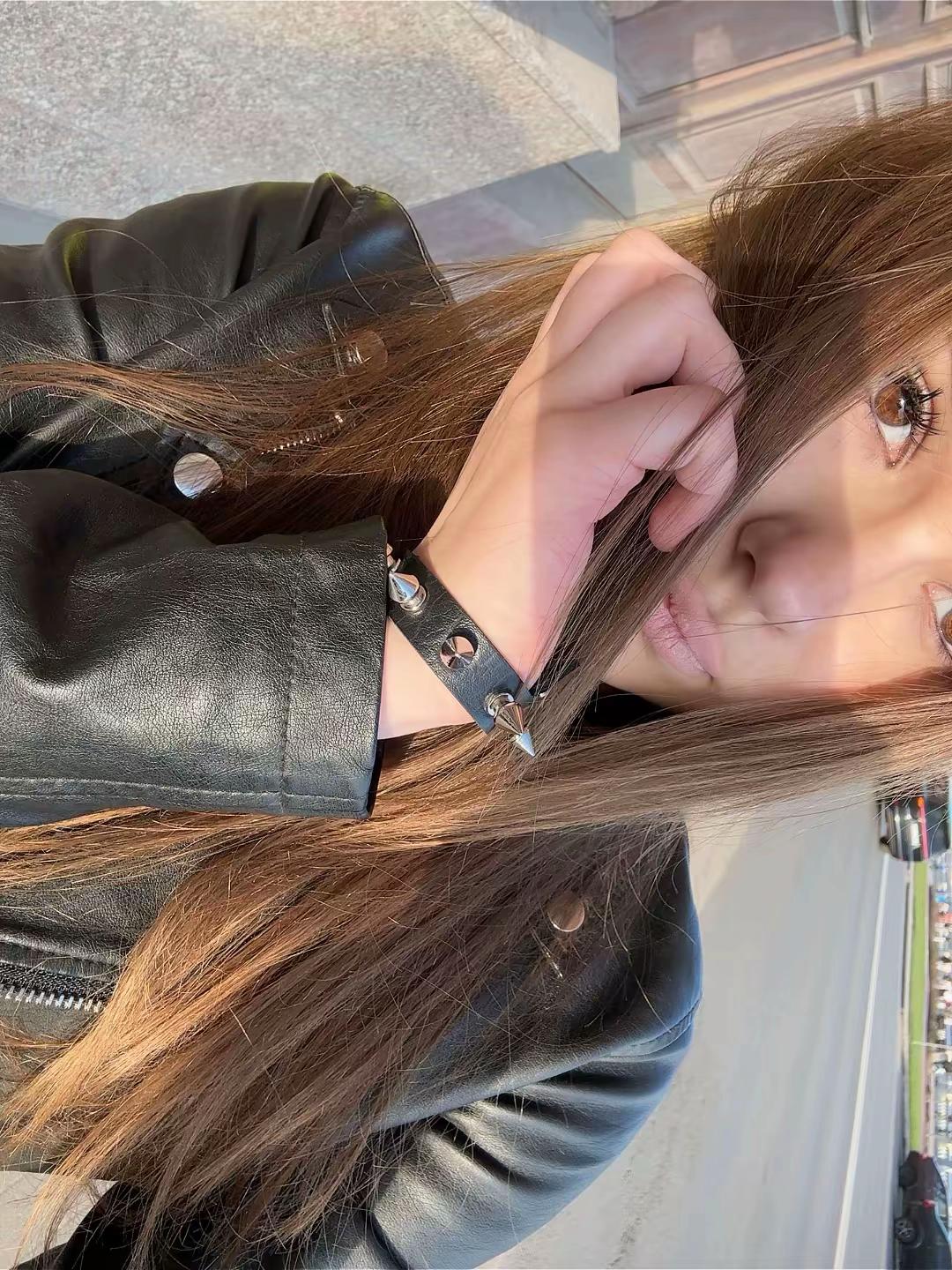 @vikkyqsqw