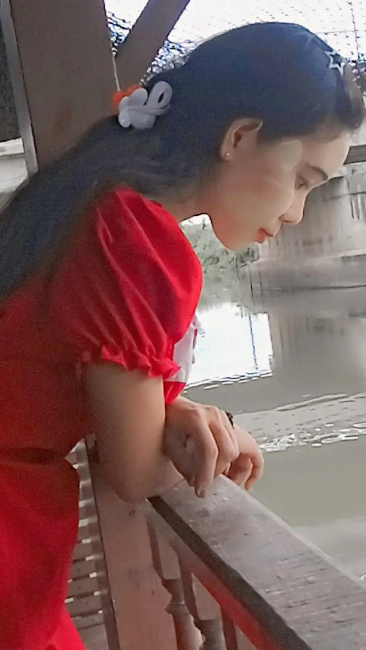 @€î £ãÿ တောသူမလေး🤪🤪🤪
