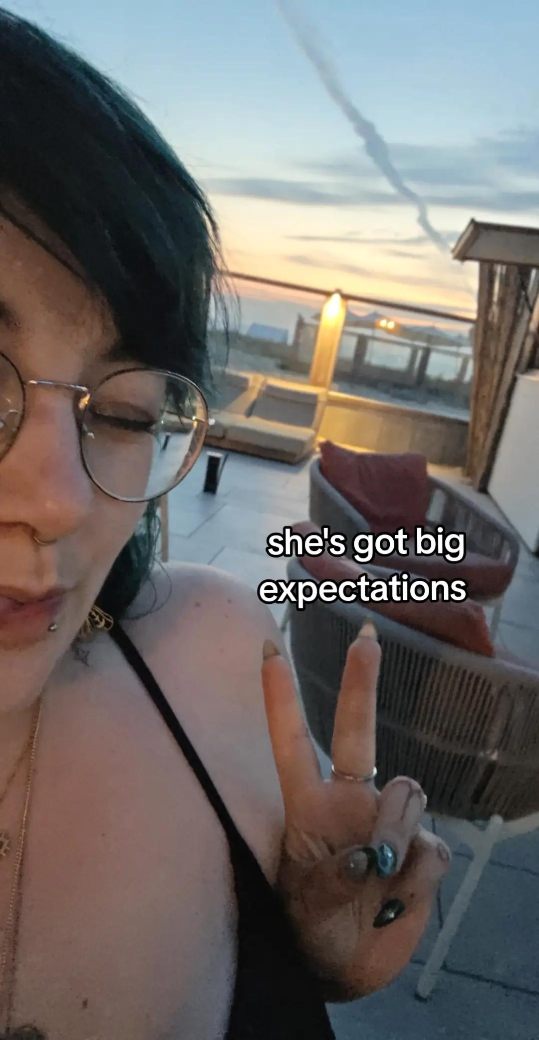 @nichoJUJU'S WIFE.