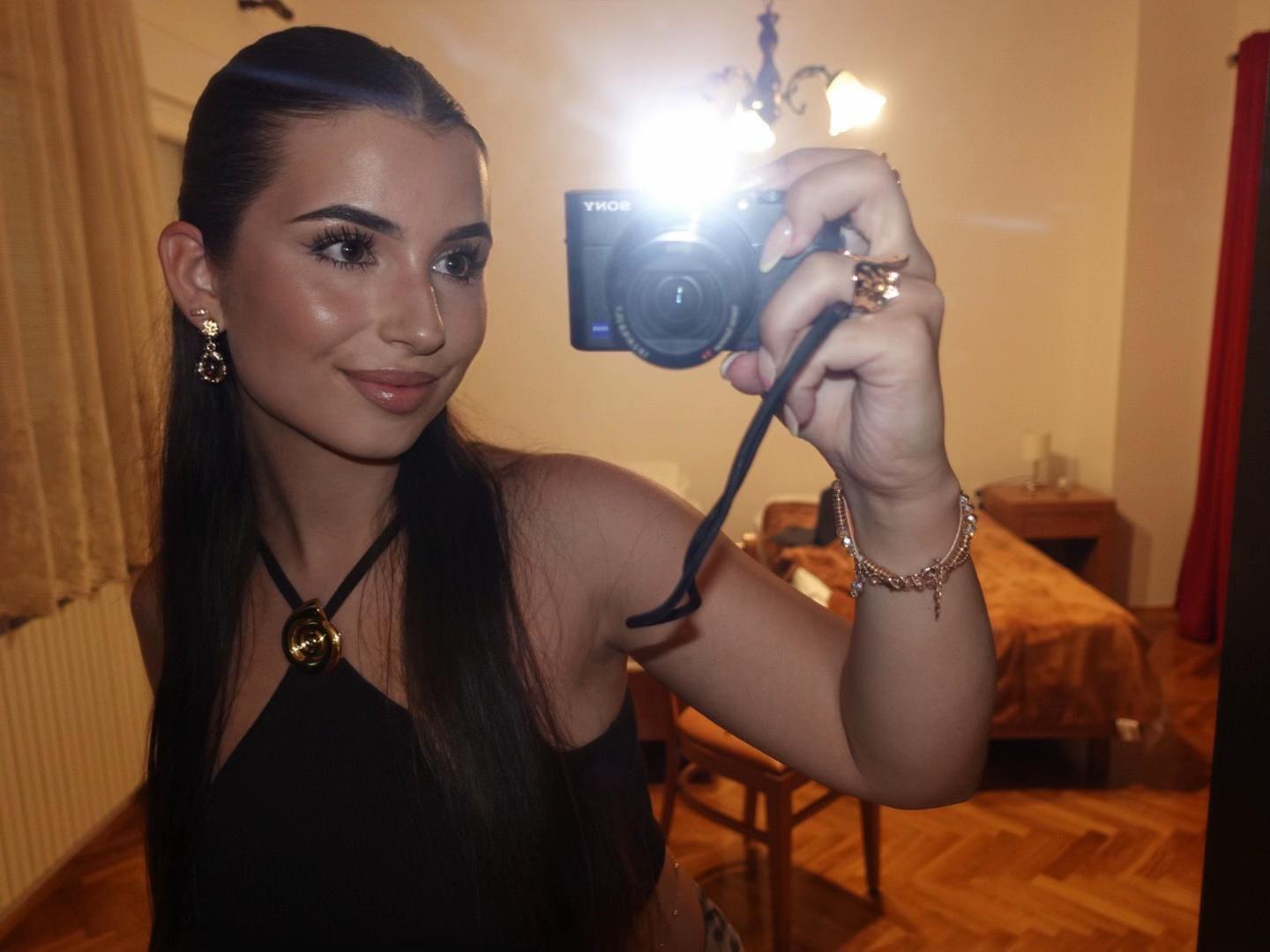 @Anina