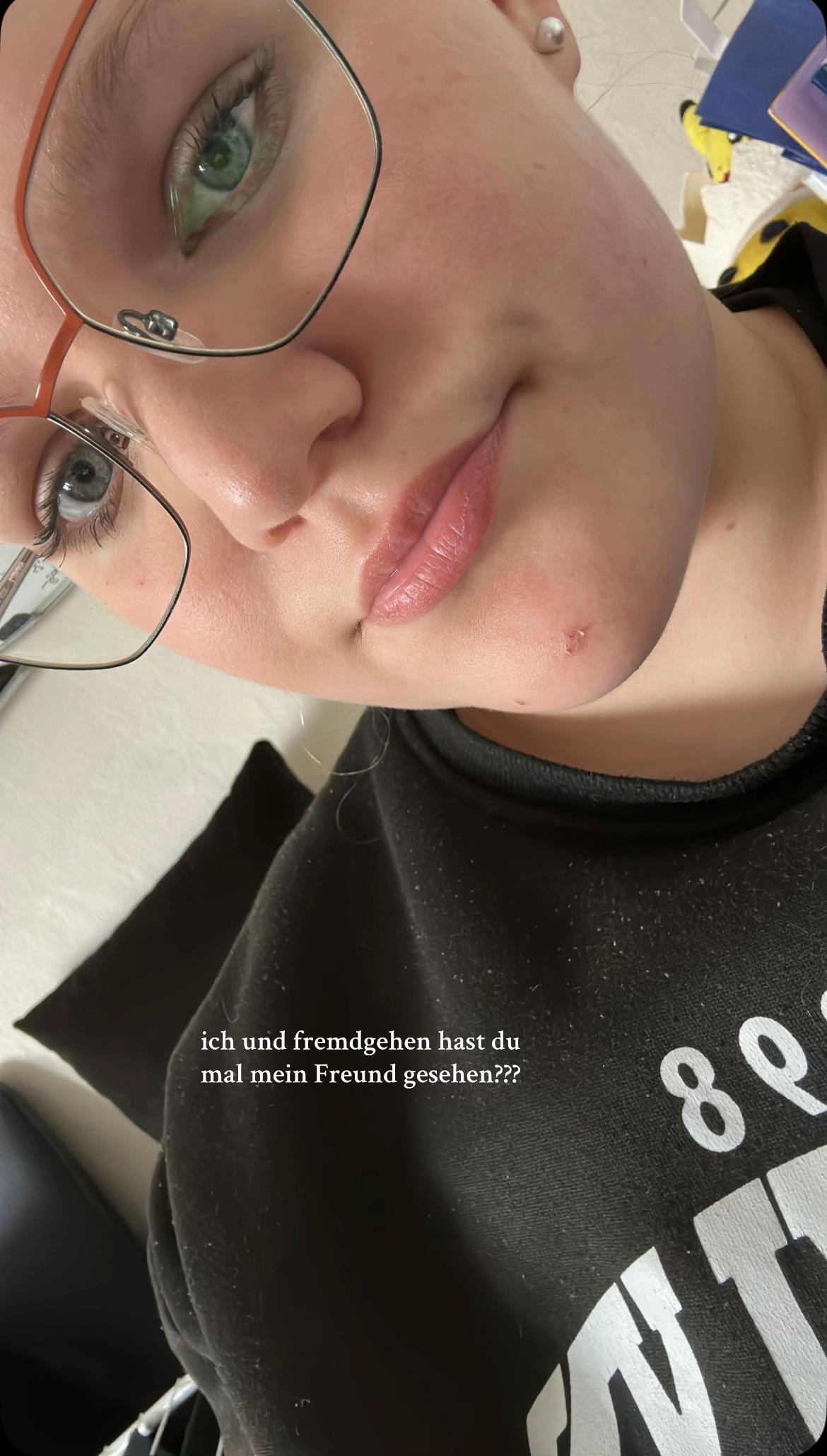 @...