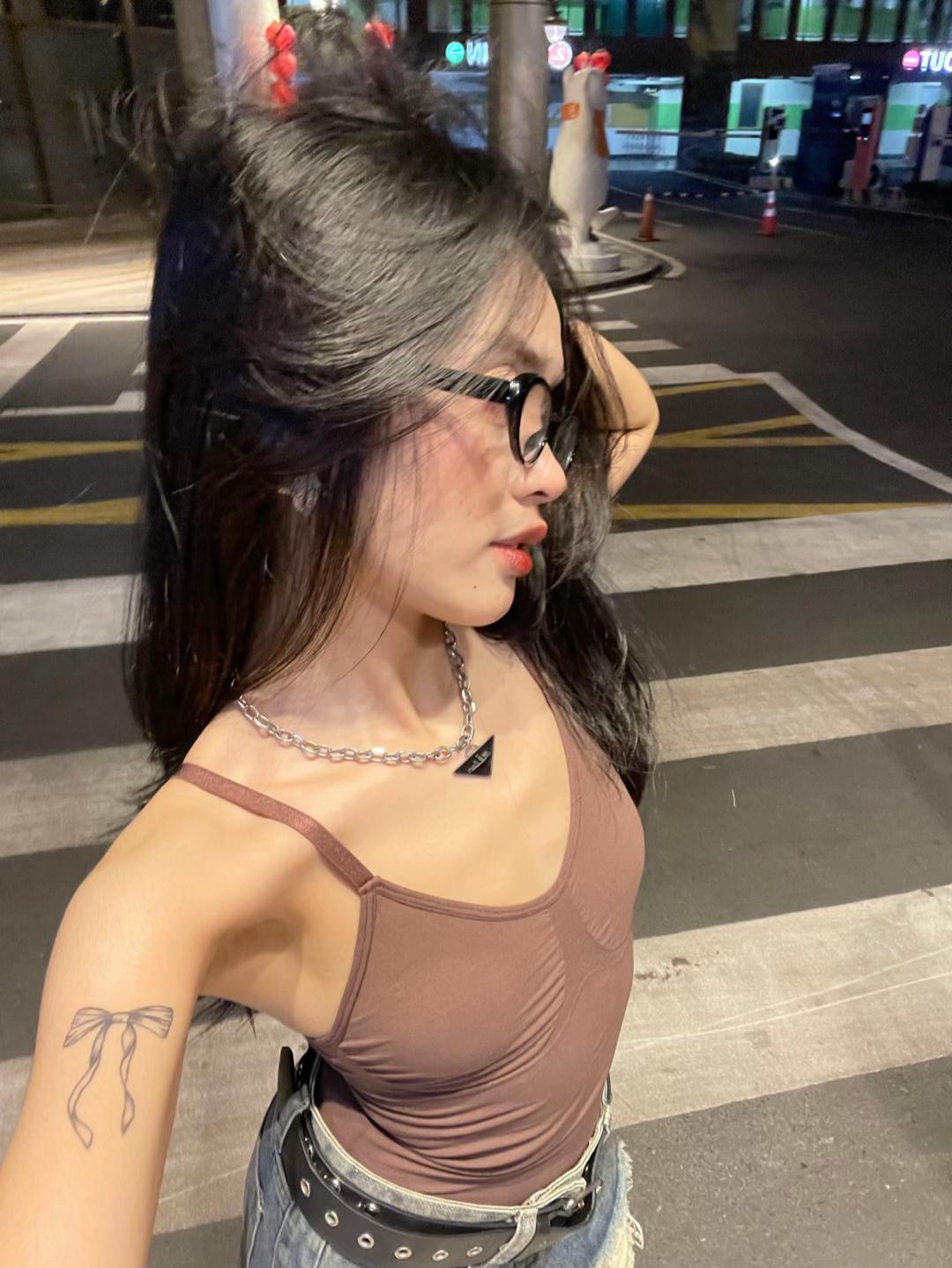 @Ellaa