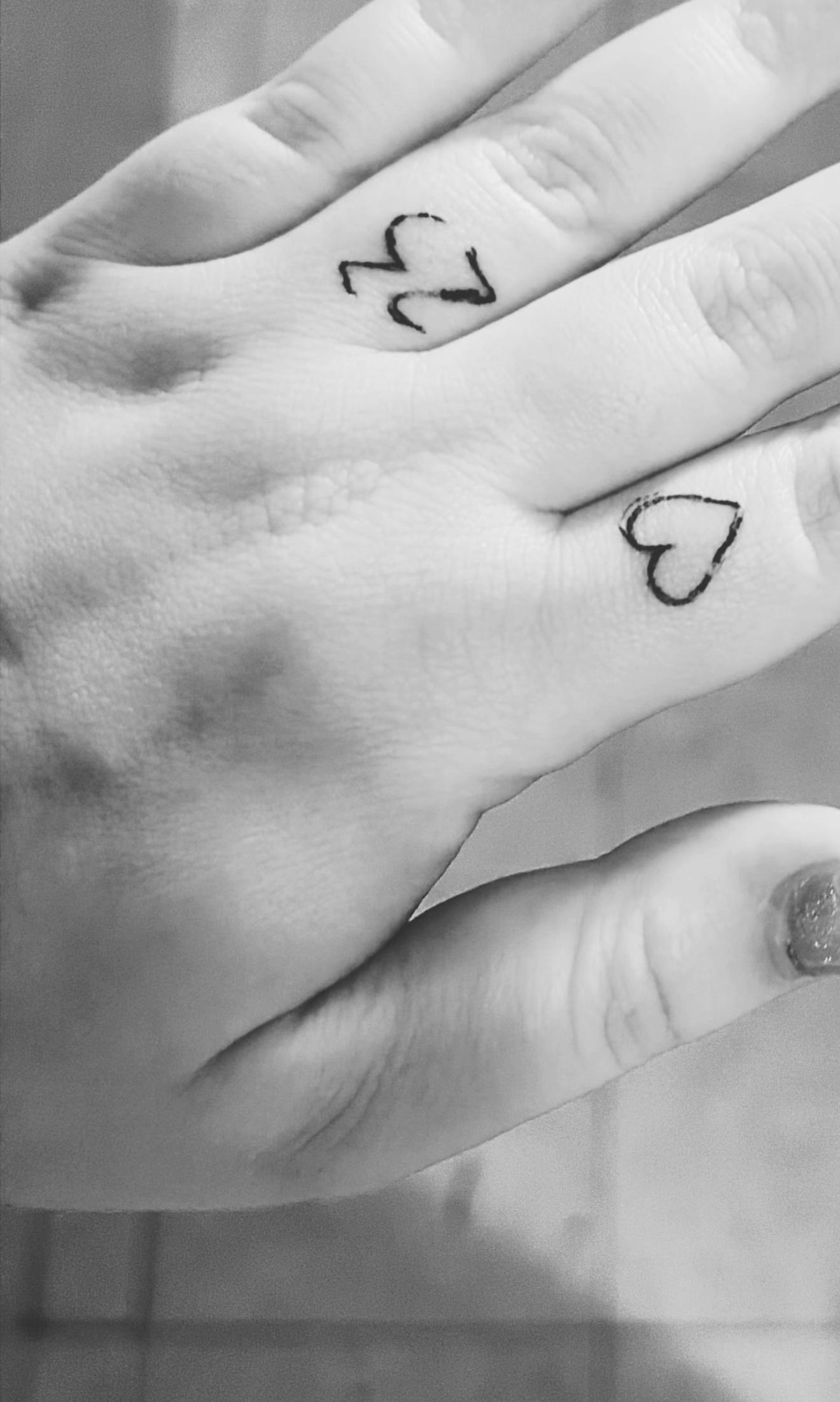 @Zemra🖤🌈