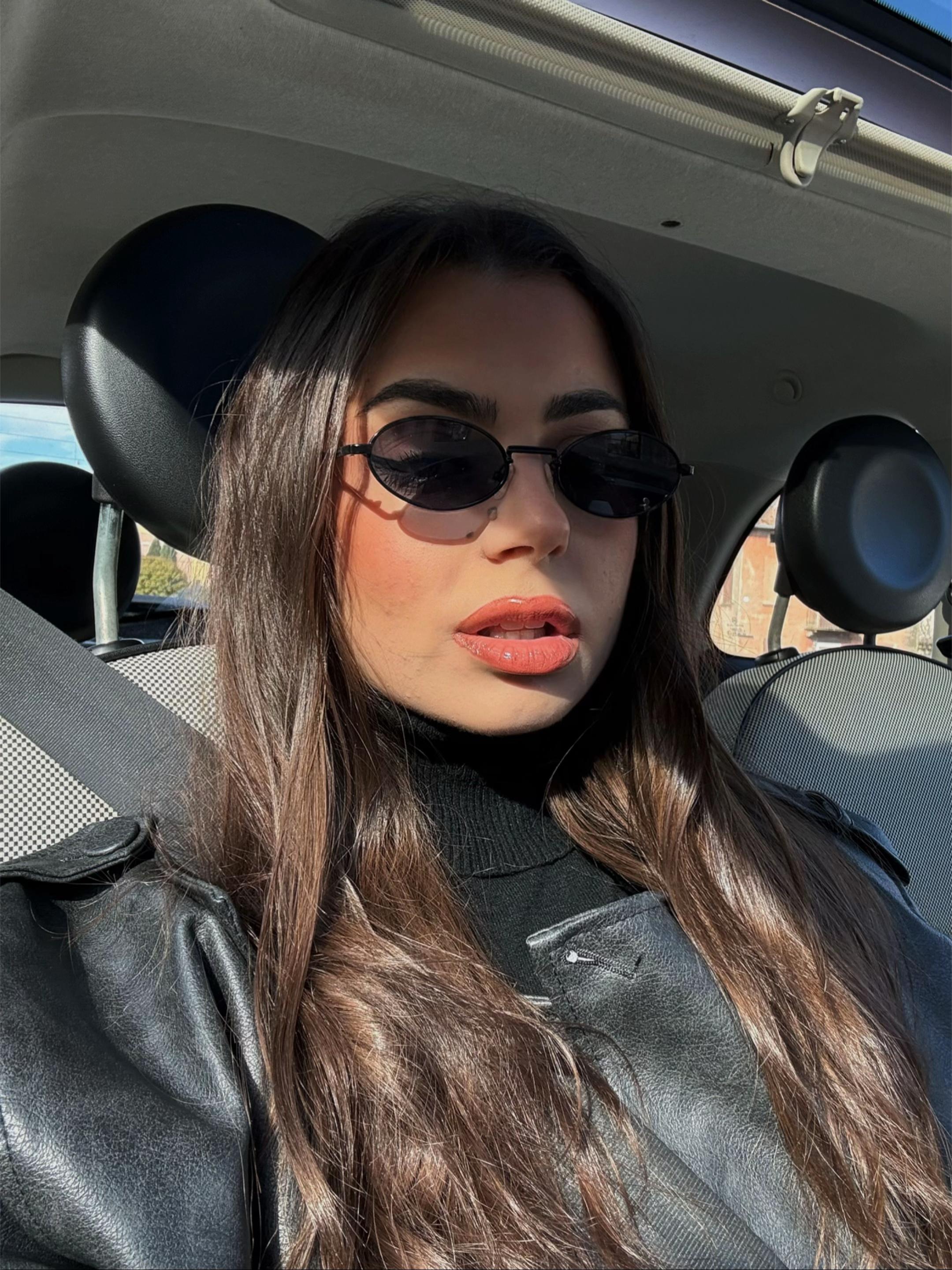 @Asia Aracri