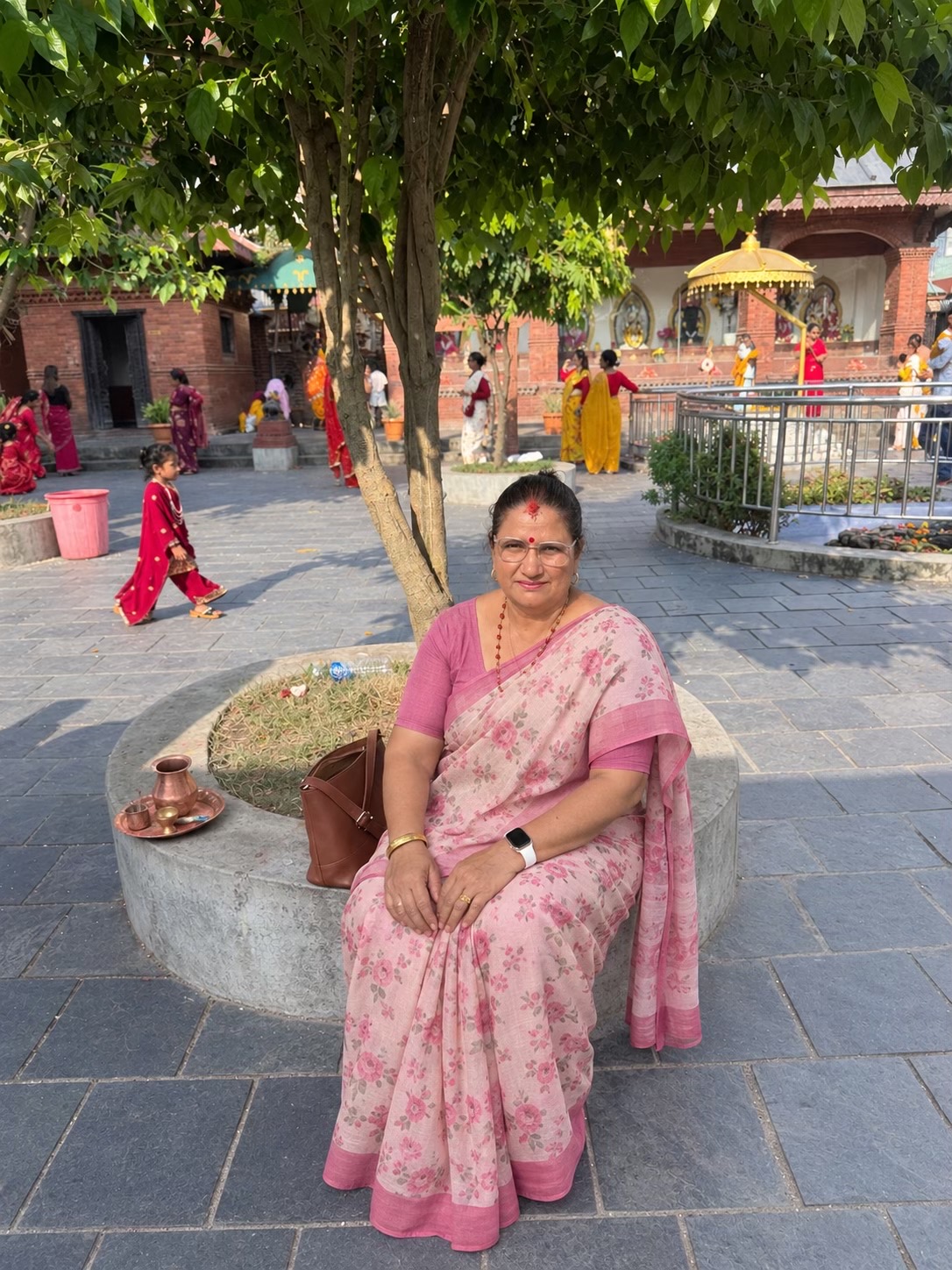 @राधा आचार्य