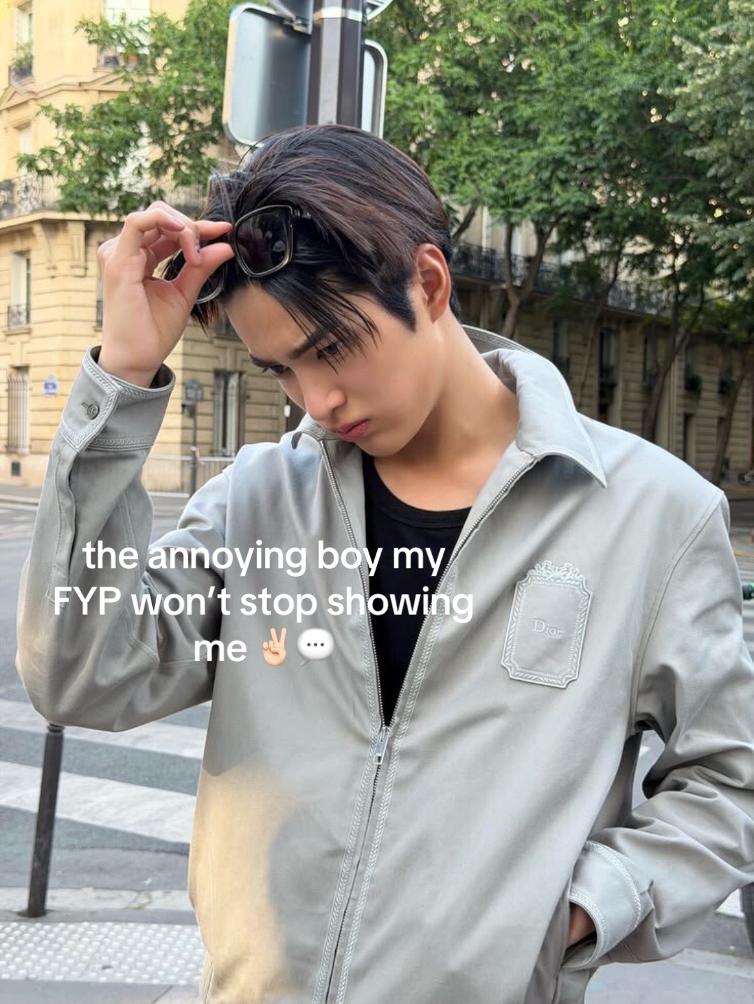 @✴︎