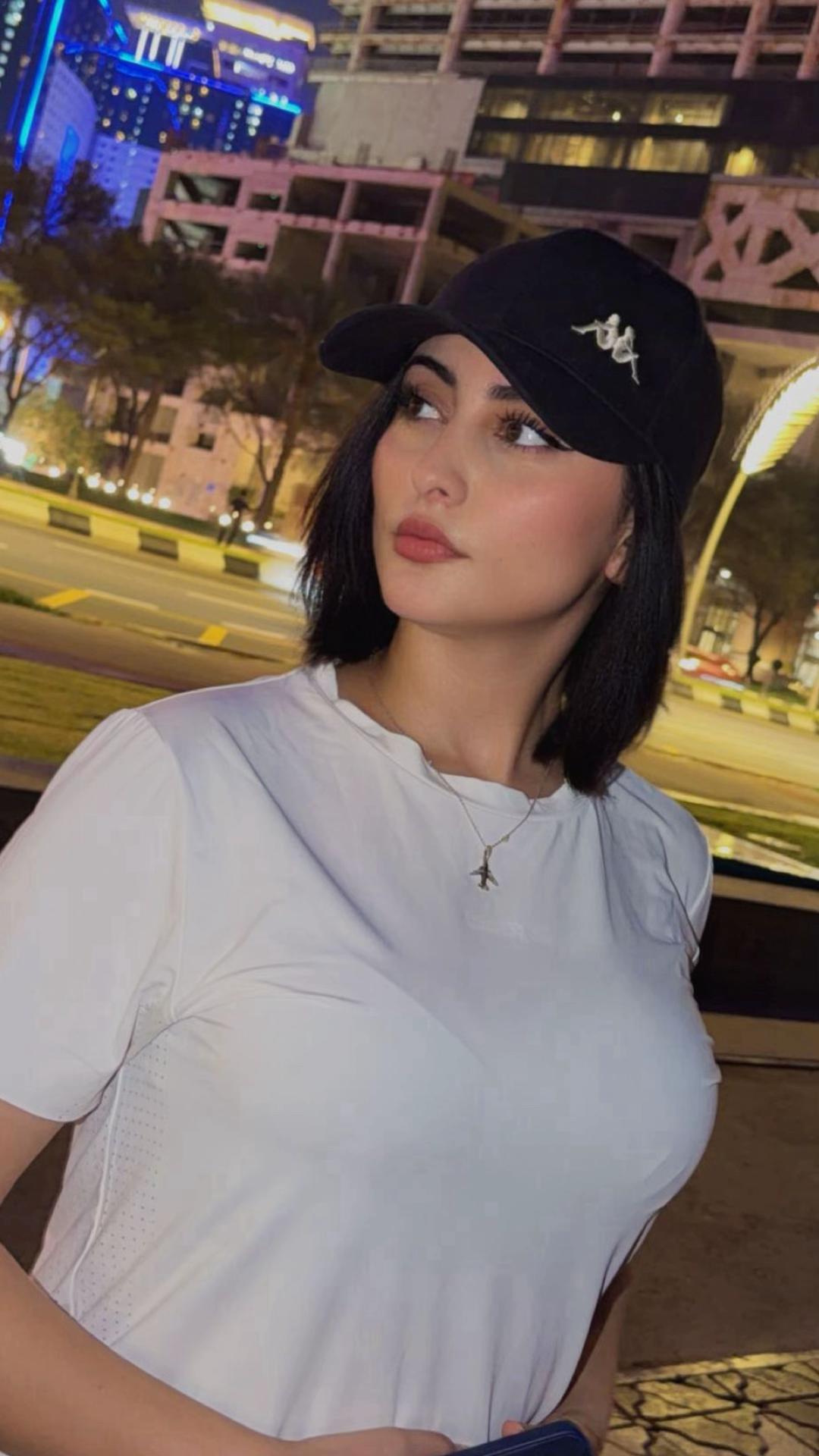 @Miss manel ๐ฉ๐ฟ๐ถ๐ฆ