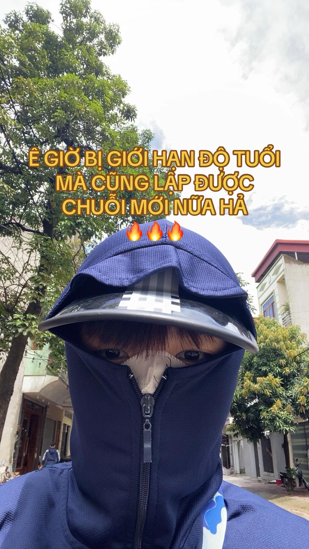 @mặt dính khẩu trang