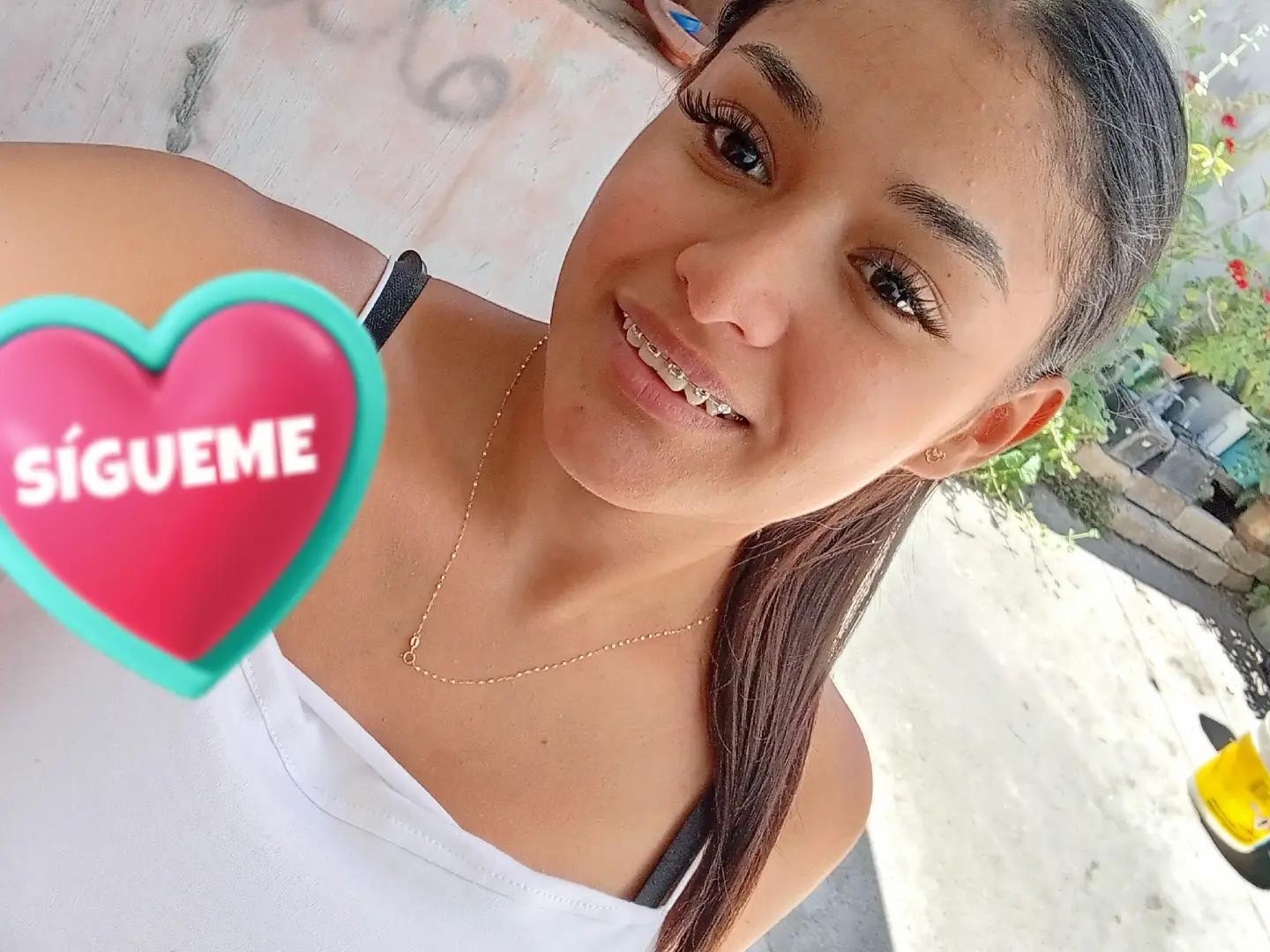 @Hernández