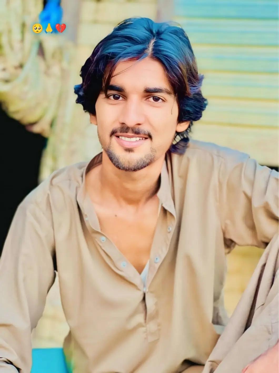 @کنگ نازک 🙌🖤