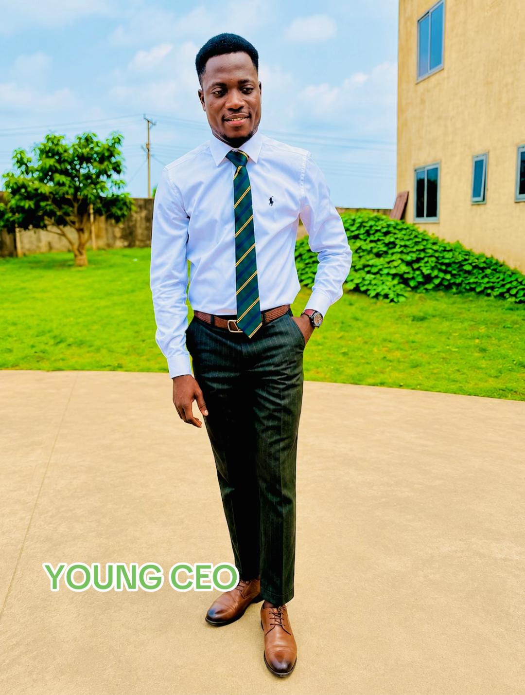 @HON SAVIOUR 🧳