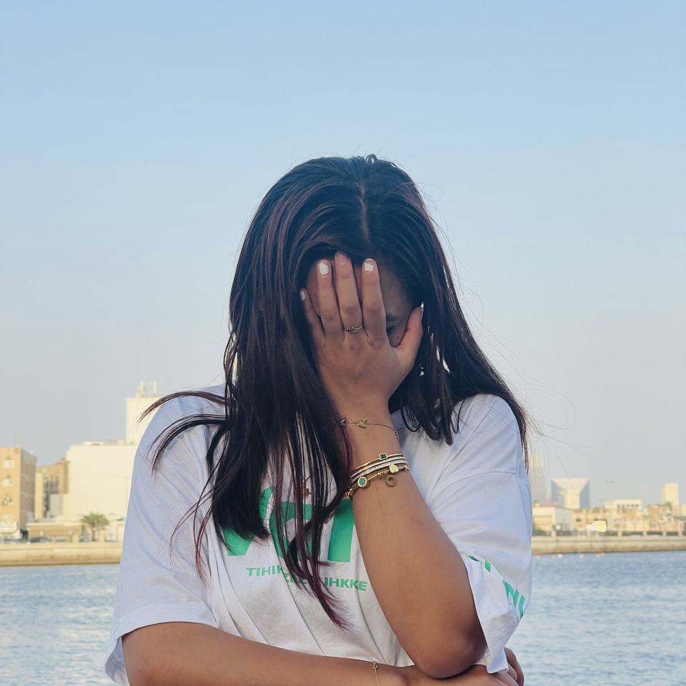 @ಥ_ಥ 🧿🕊️🦚