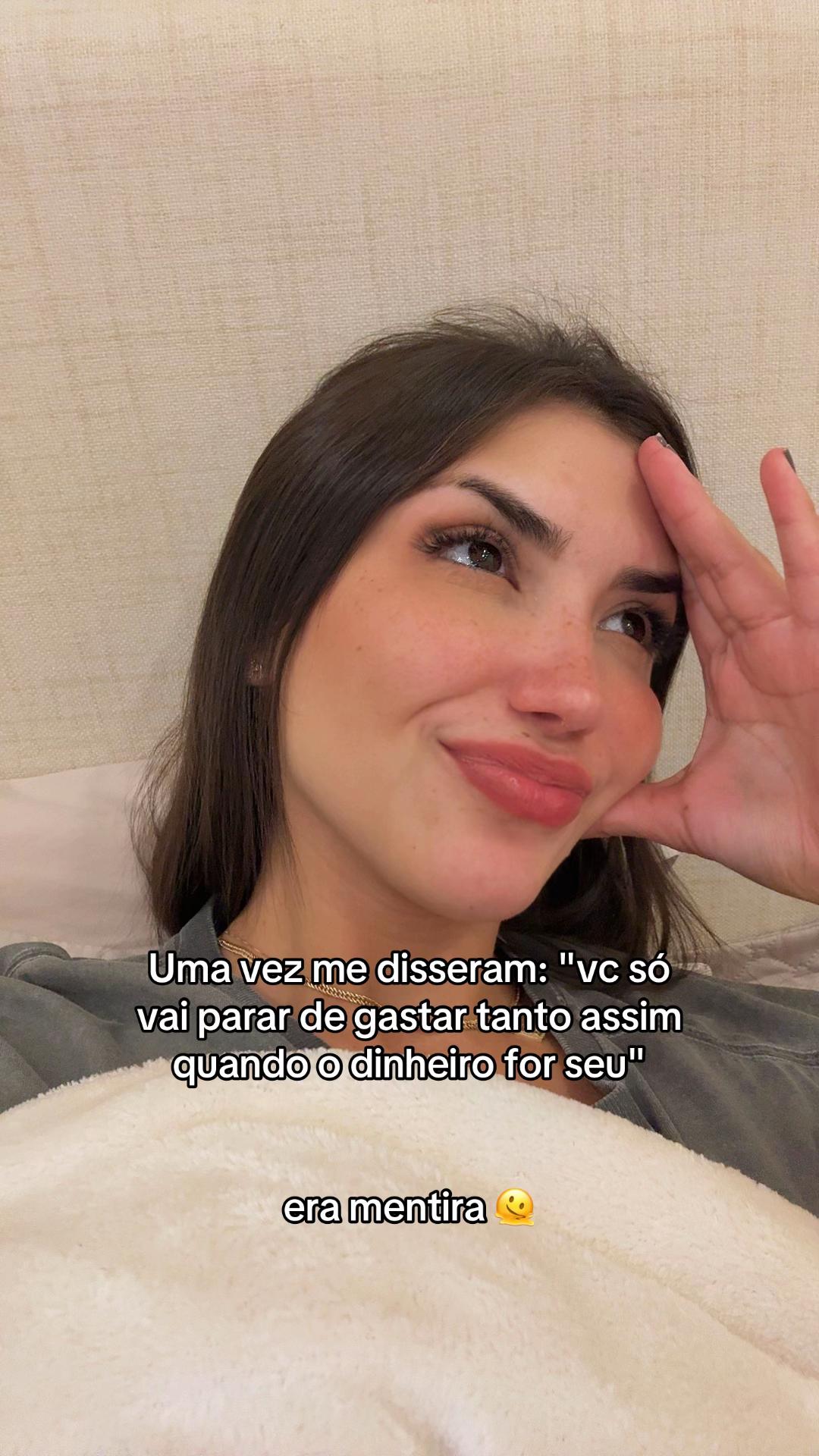 @Vivi Costa 🎀