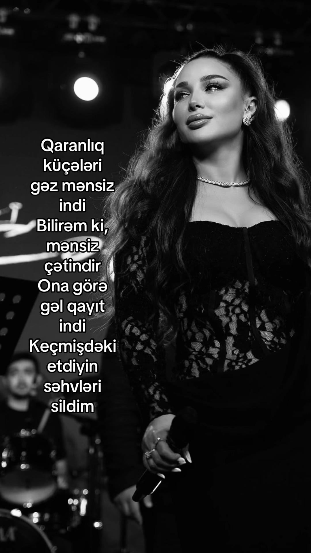 @￴