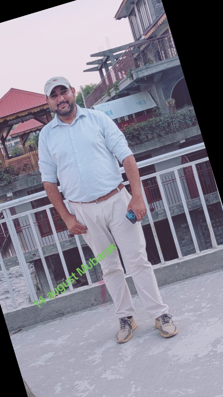 @shafiq chitrali🍎🍎🍀