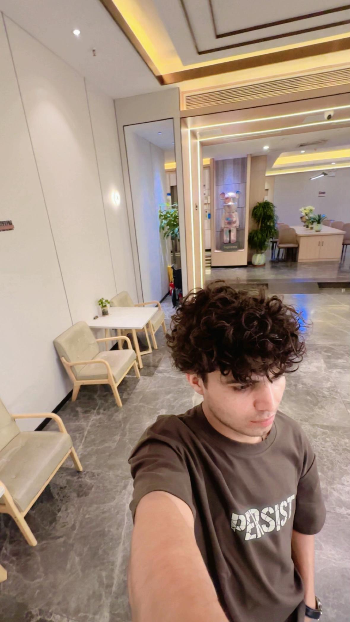 @𝑯𝒂𝒃𝒊𝒃 𝒊𝒏 🇨🇳