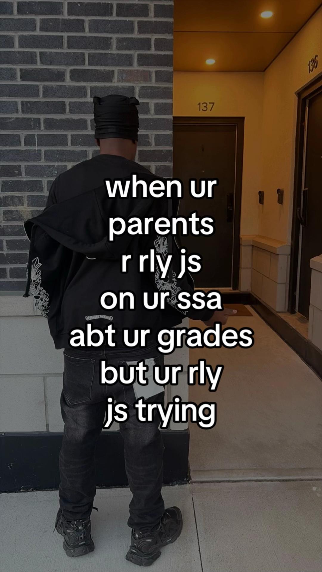 @🏄&zwj;♂️