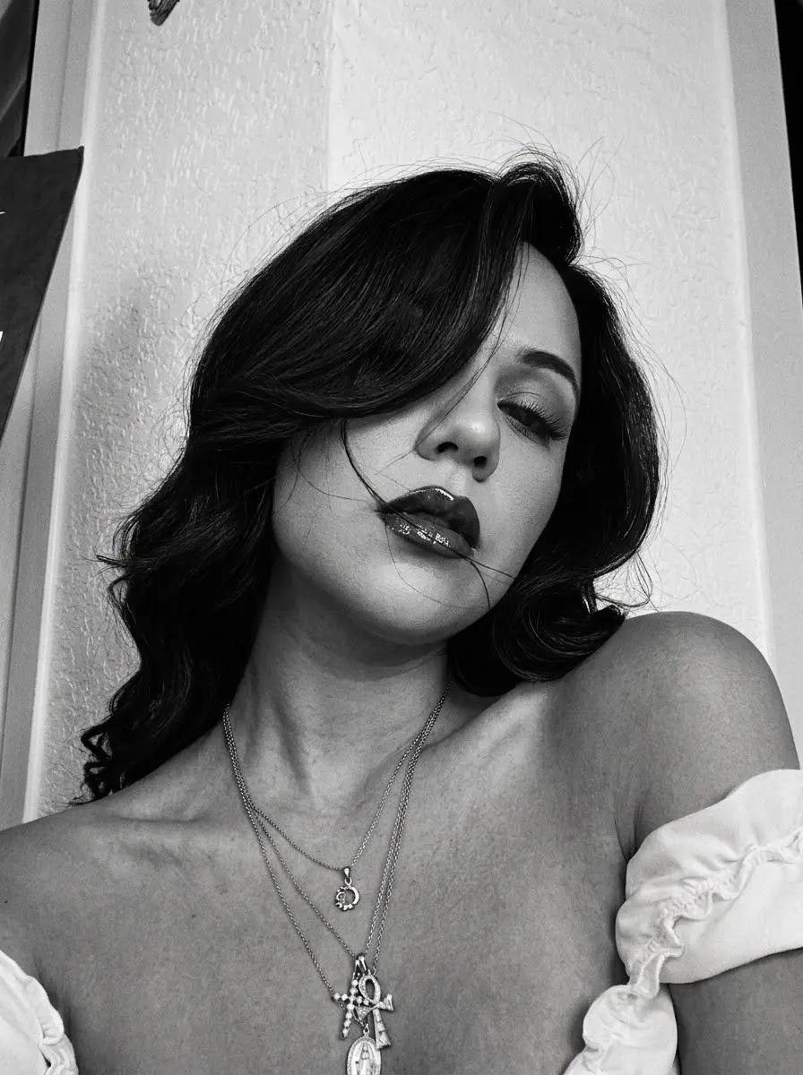 @Pᥲᥙᥣιᥒhᥲ♡〬͜𝐀𝐈 𝐂𝐫𝐞𝐚𝐭𝐨𝐫