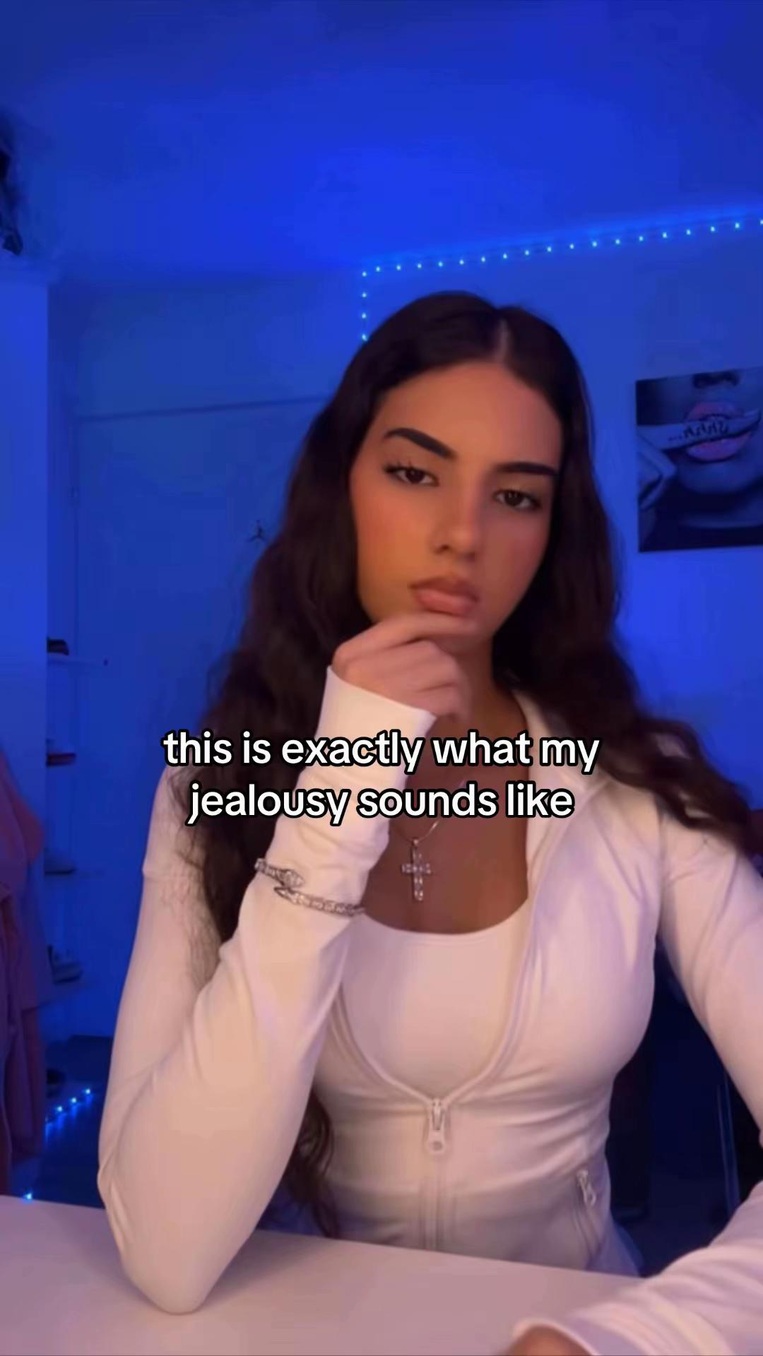 @👠