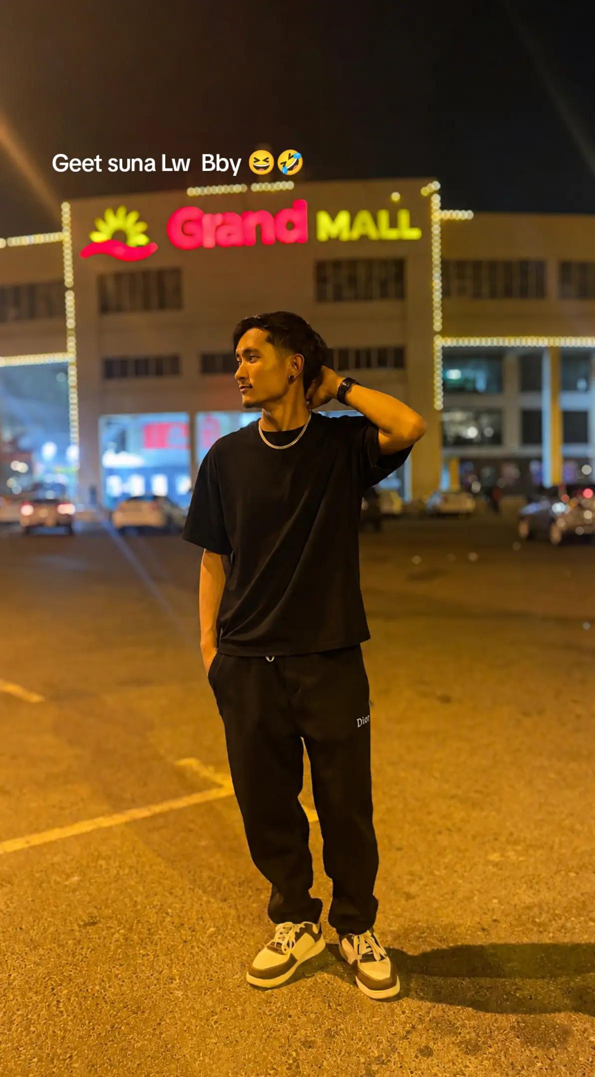 @𝙈𝙍 . 𝙏𝙃𝘼𝙆𝙐𝙍𝙄 👑💸