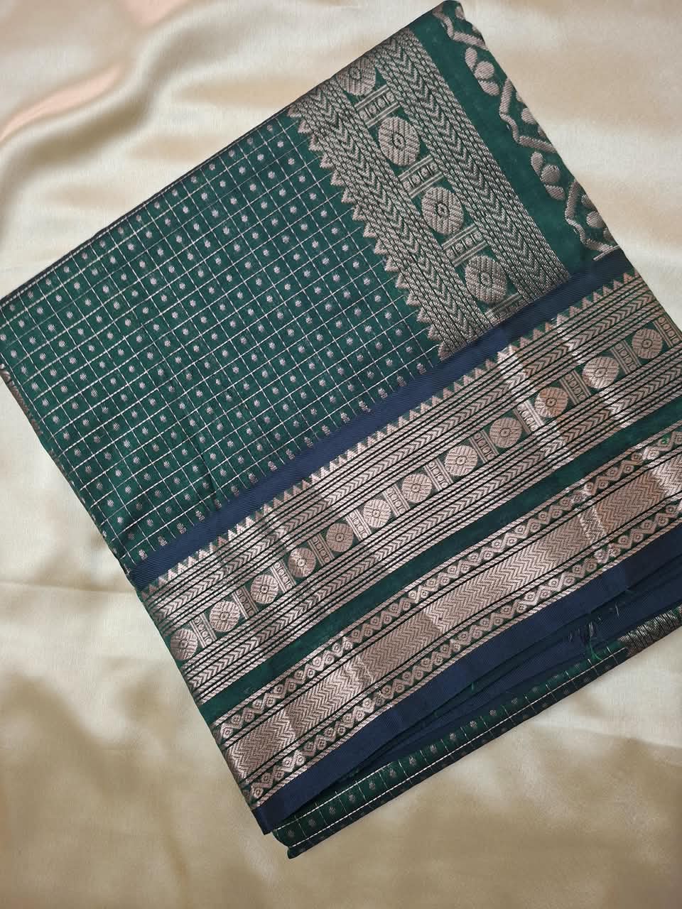 @Arunthadhi Wastrams Weaves