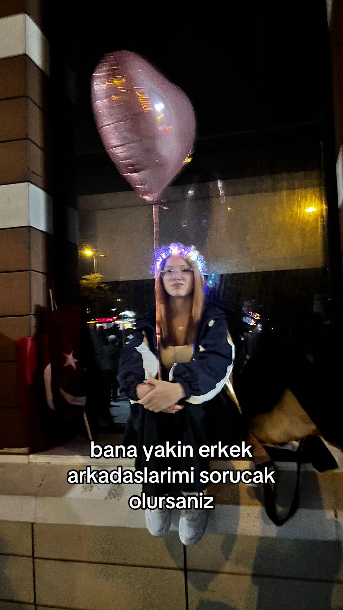 @🦊