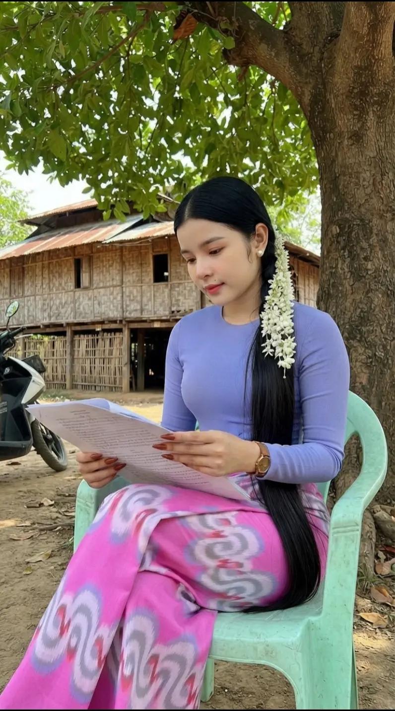 @👧 သျှင်ဂွမ်းဂွိ 👧