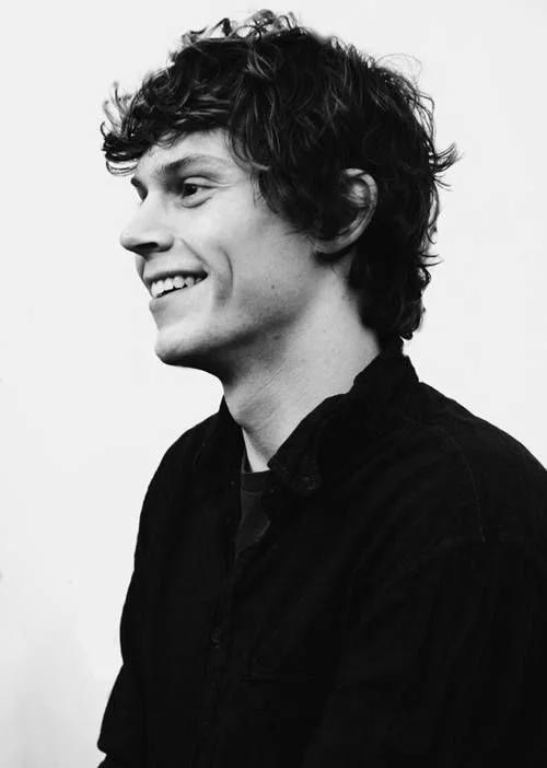@evan_peters☆