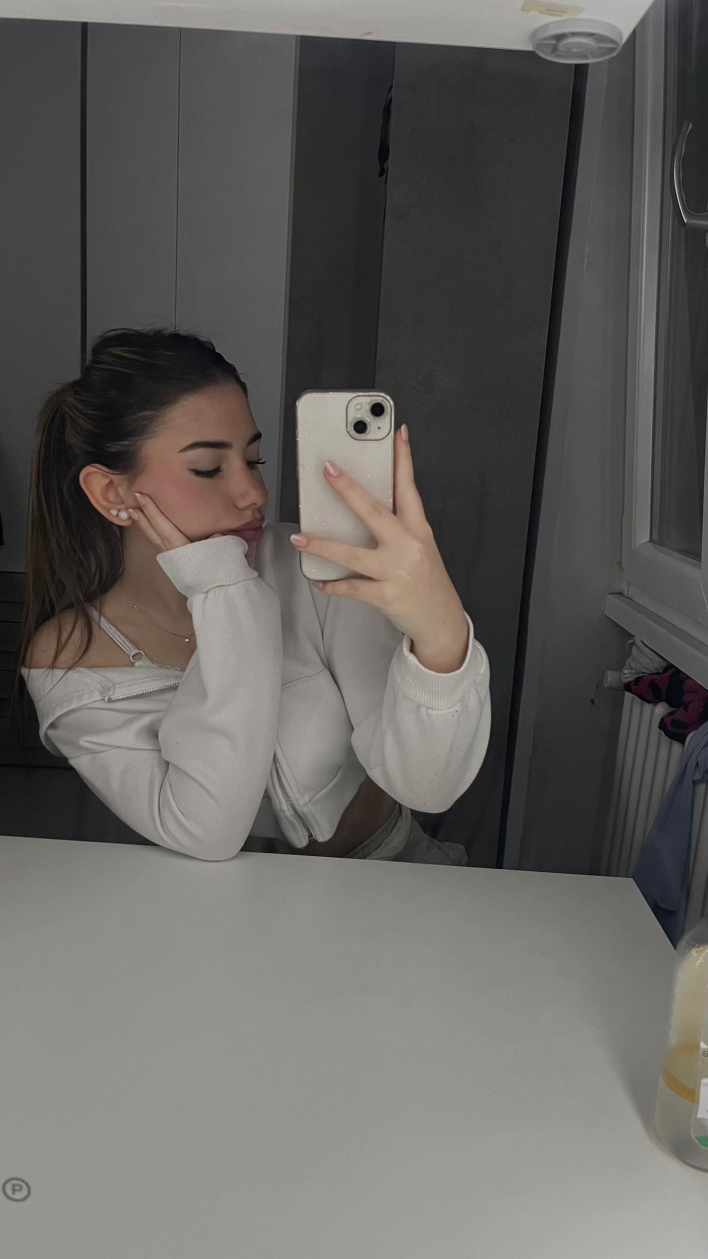 @𝑨𝑼𝑹𝑶𝑹𝑨