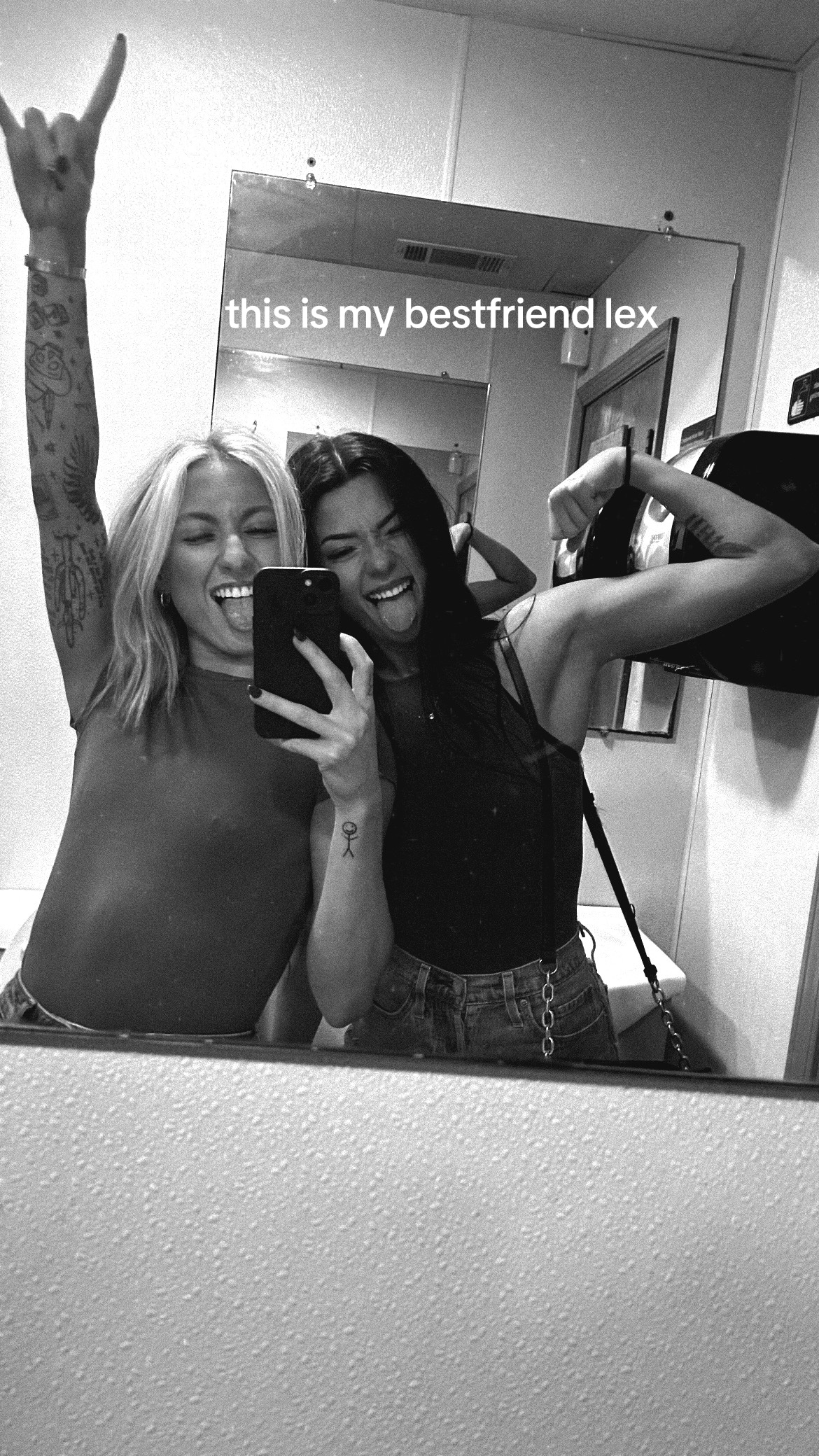 @aves🪩&spades;️🐆🃏🖤