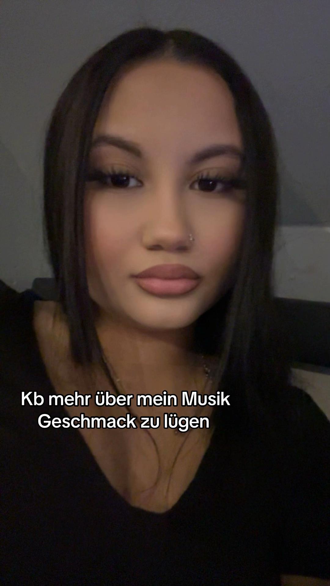 @Nazmije 🎎