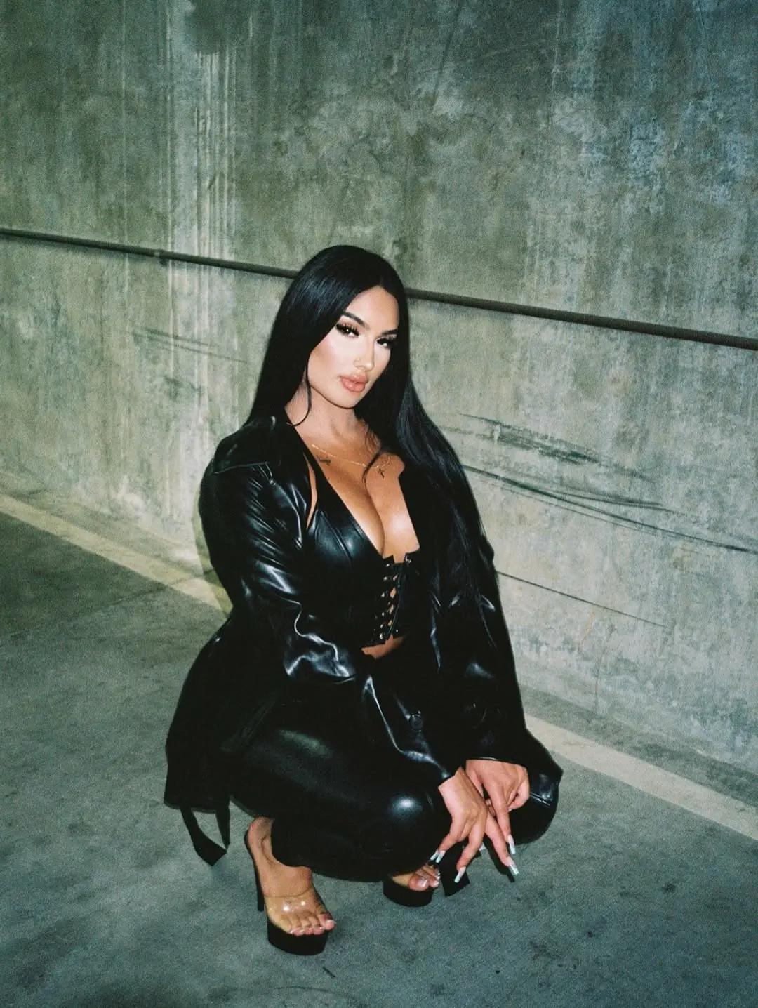 @Camila parker