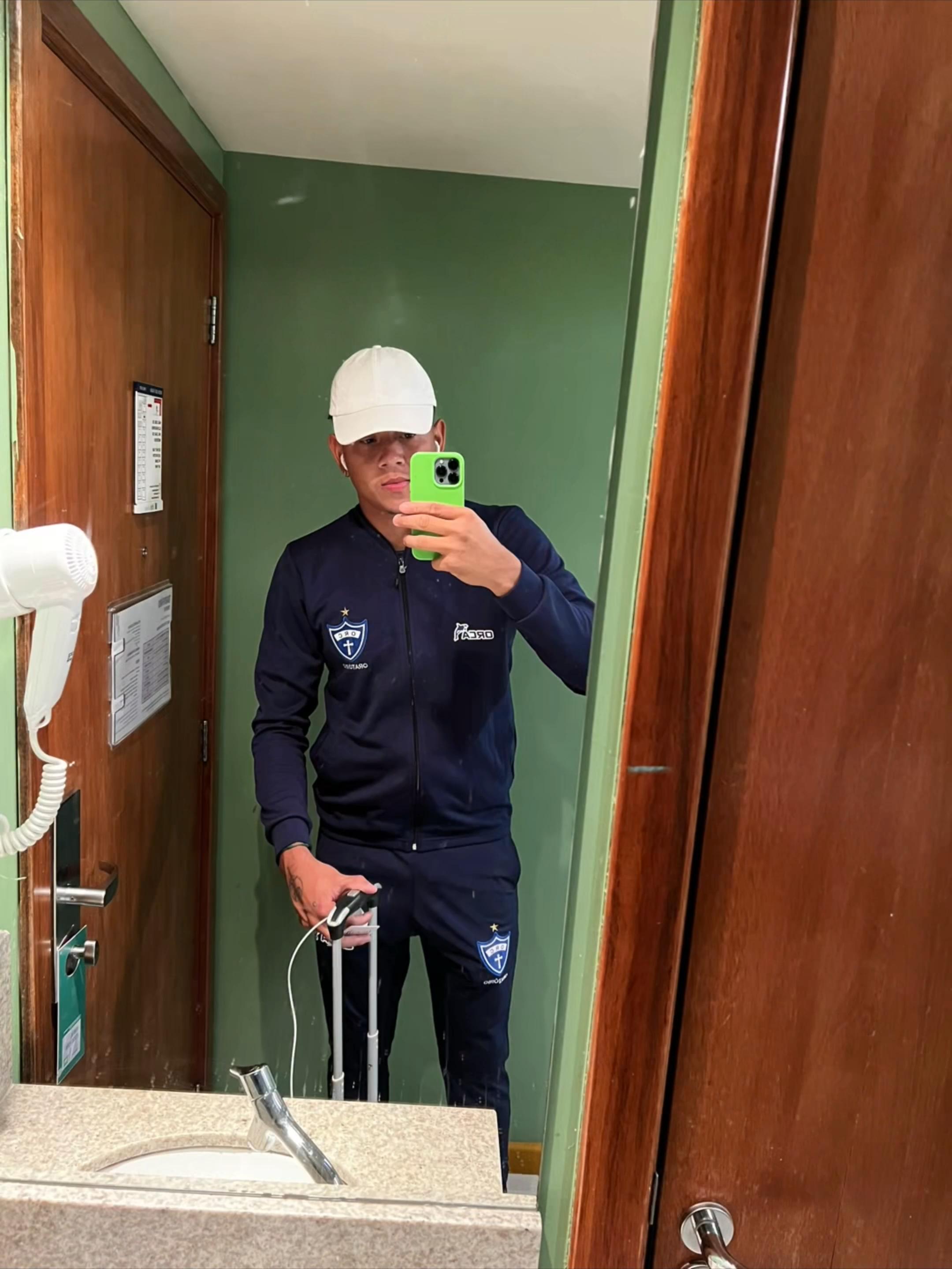 @goldenboy 🤴🏼