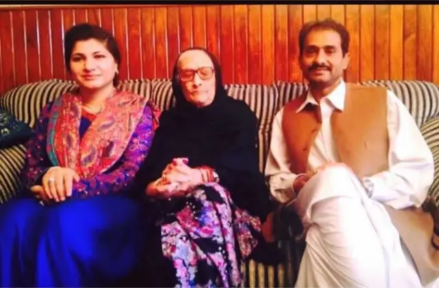@Humera Azam Hoti