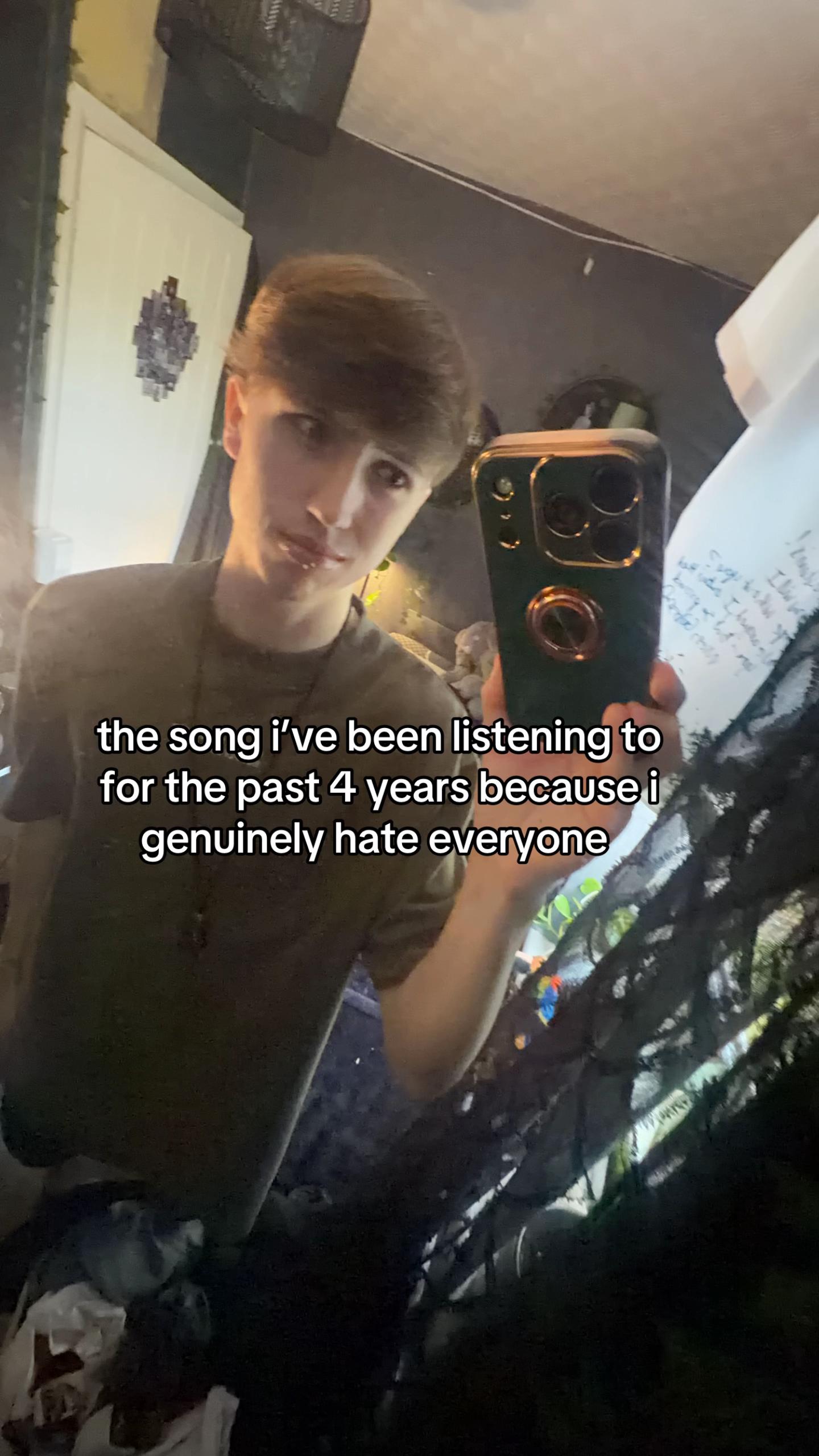 @Declan&deg;