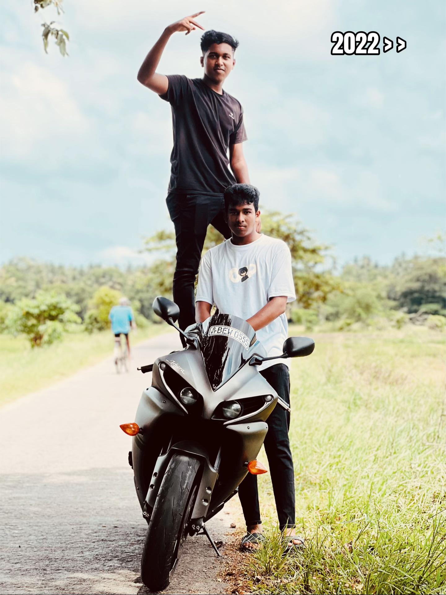 @Ł E H A 10 R📍🥷