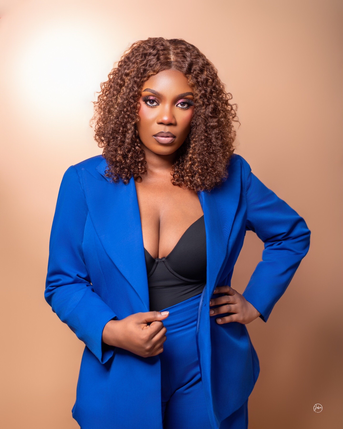 @PHOTOGRAPHER IN LAGOS/ALIMOSHO